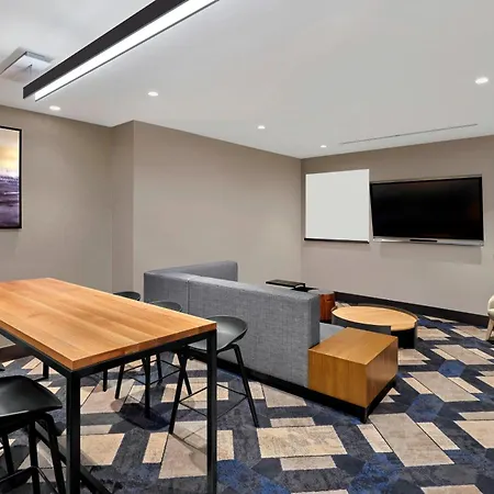 Delta Hotels By Marriott Calgary Downtown-3